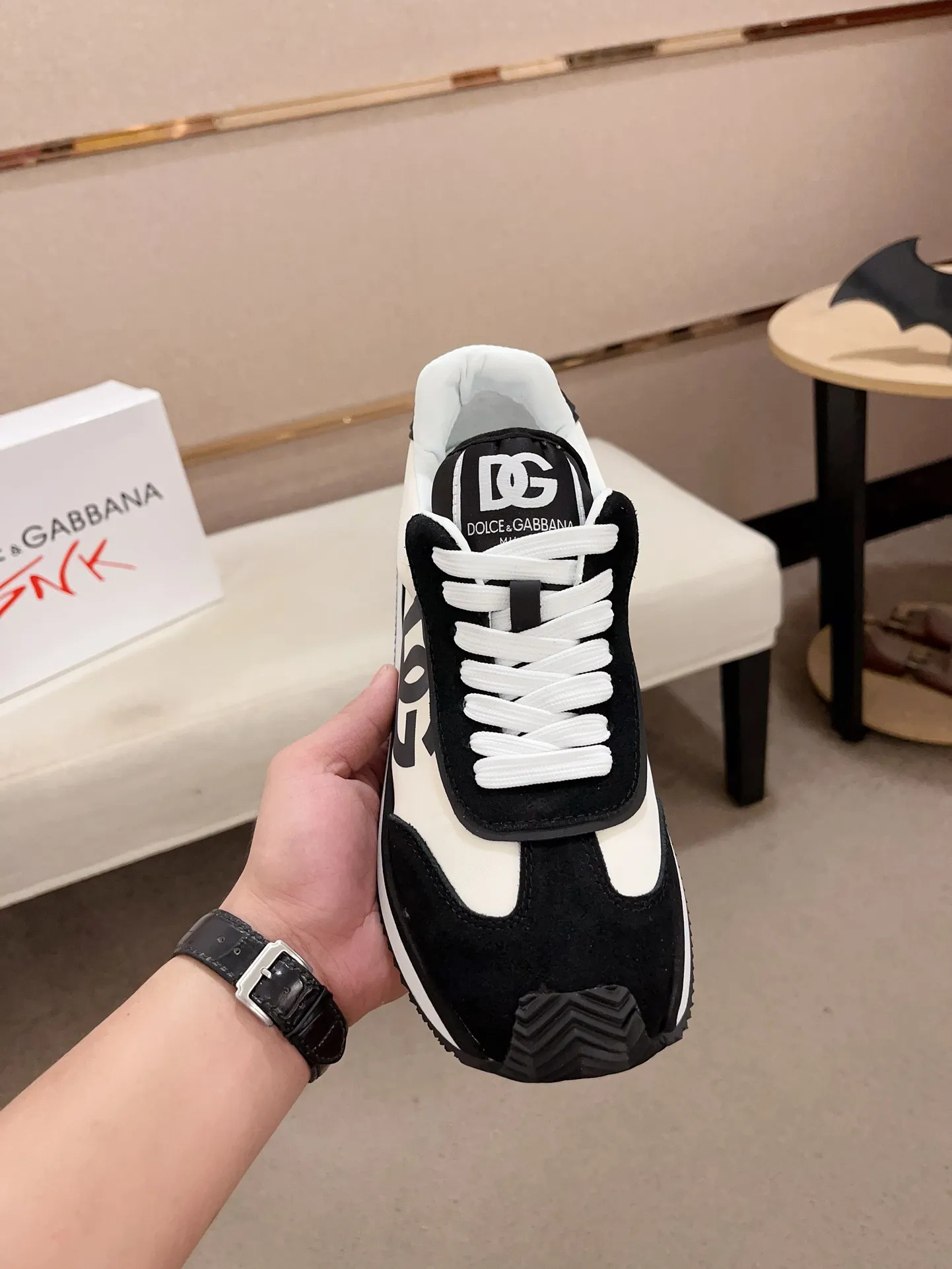Factory price: 420💰Counter quality, [Proud] DG's latest casual, original quality men's shoes🤠Imported top layer💕Soft sheepskin lining [Proud] In terms of materials and workmanship, it beats all versions on the market💕Highest quality shipments Real photos🎬😇❤Fabrics and imported rubber materials highlight the unique charm of the brand😘The shoelaces are also original custom-made👻Classic lace-up shoes are very comfortable on the feet , code number 38-44 (45.46 can be customized)